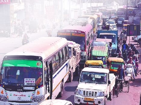 havy traffic jam on weekend